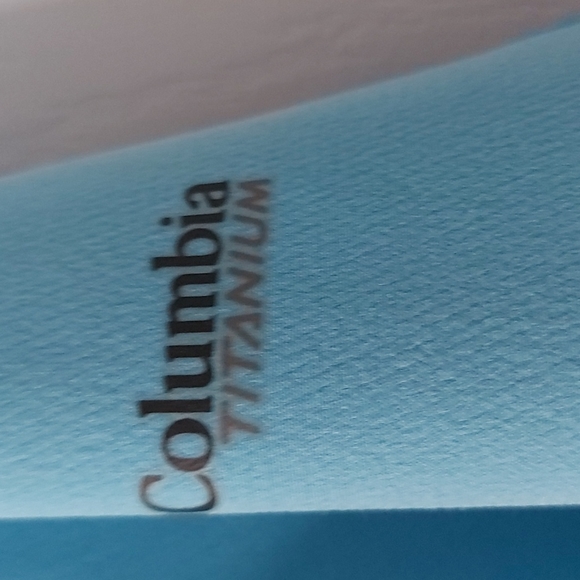 Columbia Titanium zippered jacket. Omni Wick Advanced Evaporation. Large - Picture 2 of 6